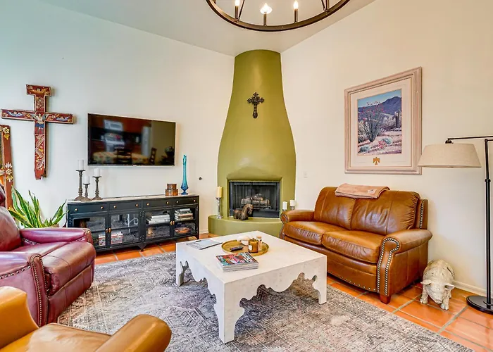 Sunny Adobe Retreat W/ Hot Tub & Mtn Views!