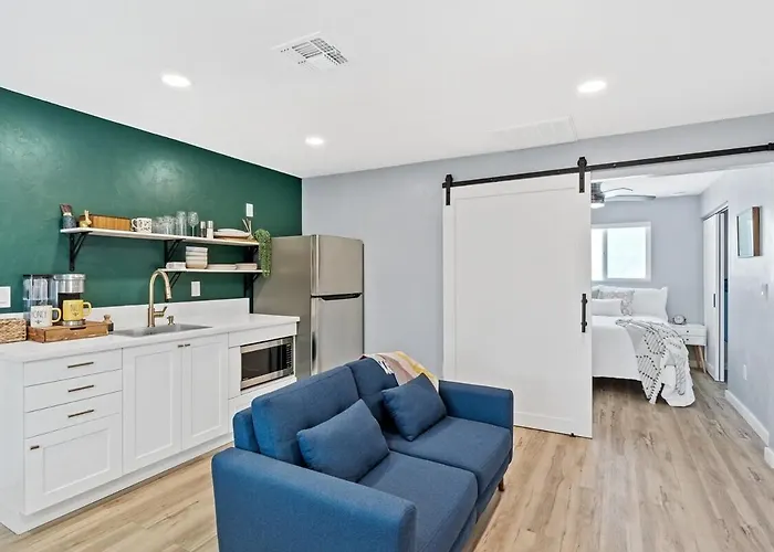 Pet Friendly Guesthouse In Central Tucson