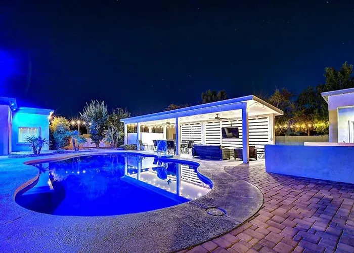 9 Large Bedrooms Basketball Court Hottub