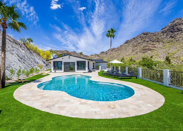 Breezy 3BR - Private Pool, Chefs Kitchen&More