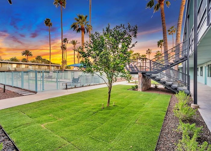 Primo Old Town Location W/ Heated Pool