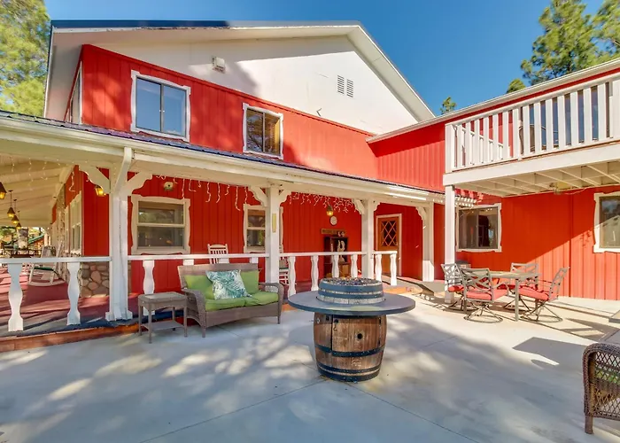 Near Sitgreaves Nat'L Park: High Country Farmhouse