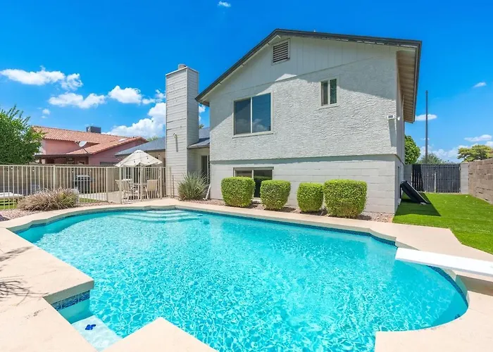 Gilbert Getaway - Pool+Games+Pool Table
