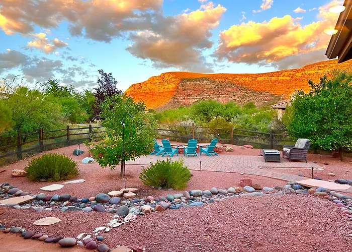 Sedona Stargazing Retreat Glowing Red Rock Views