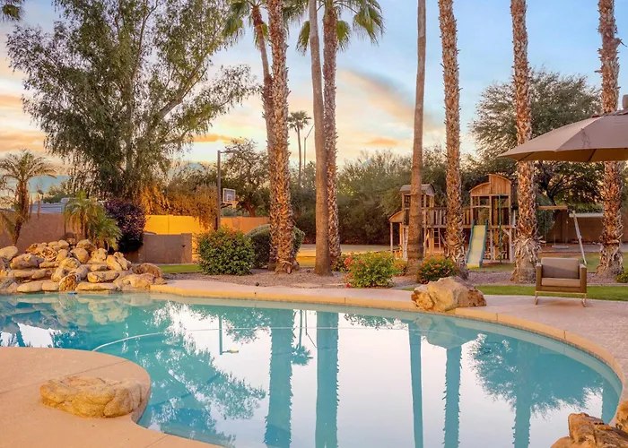 Scottsdale Clubhouse - For 10