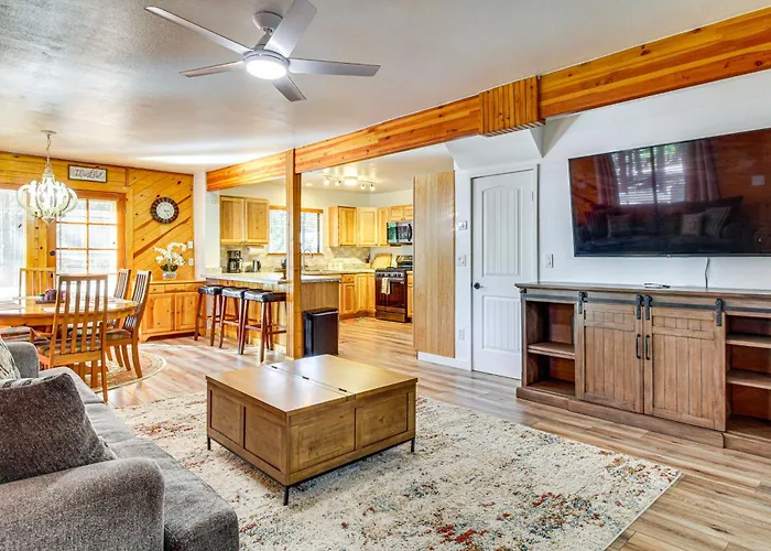 Game Room + Fireplace! Family Retreat In Pinetop