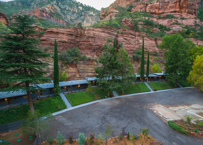 Destination Oak Creek Unit 1