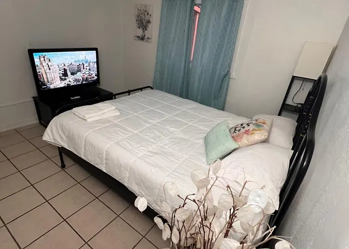 Central Phoenix Value Stay Blue Room