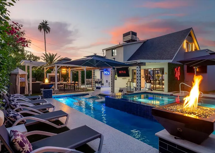 Luminosity Escape Pool Hot Tub Dog-Friendly