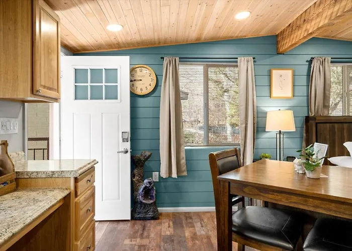 18 Creekside Retreat