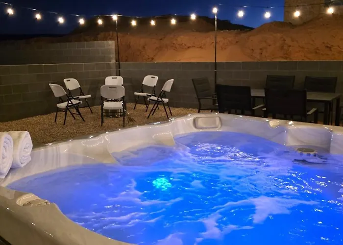 Hot Tub, Kayaks, Game Room, Boat Parking, Fire Pit, King, Wd