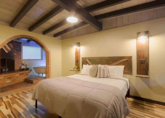Unit 10 - Slide Rock Lodge