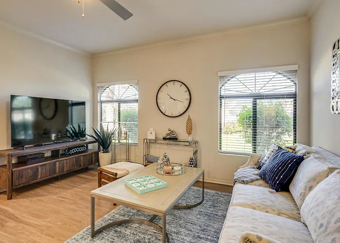 Patio + Community Perks: Stylish Scottsdale Escape