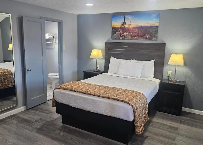 Travelers Inn