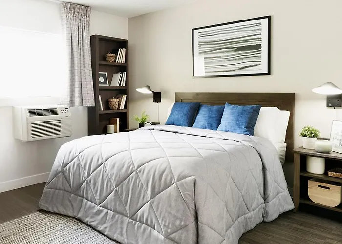 Intown Suites Extended Stay Phoenix Az - West