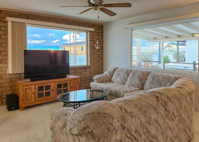 Riverfront Bullhead City Home W/ Mountain Views!