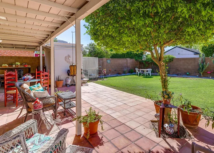 1/2 Mi To Light Rail: Midtown Phx Home W/ Patio