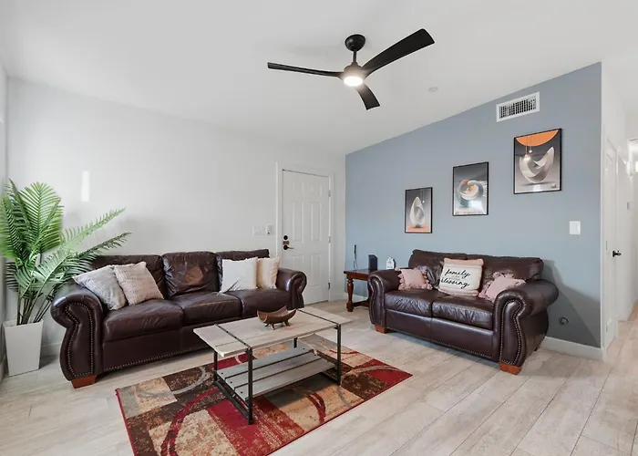 Old Town Oasis ,Ev Access 5 Mins To Scottsdale Stadium-Golf