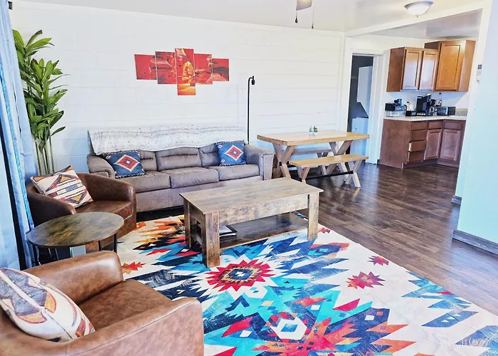 3Bd, King, Brkfst, Large TVs, WD, Sleeps 11, BBQ