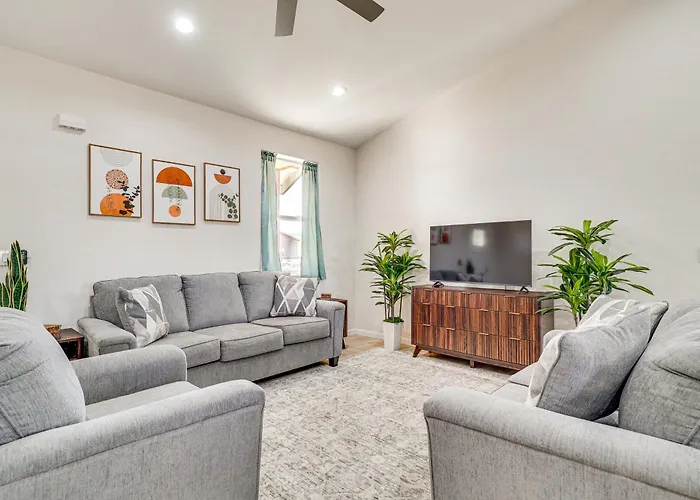Hike & Ski! Home W/ Dog-Friendly Yard In Eagar