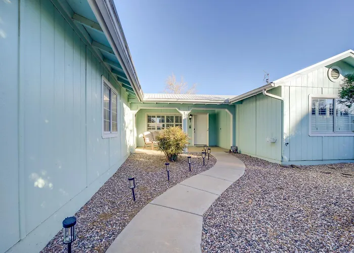 Near Hiking: Creekfront Verde Valley Retreat