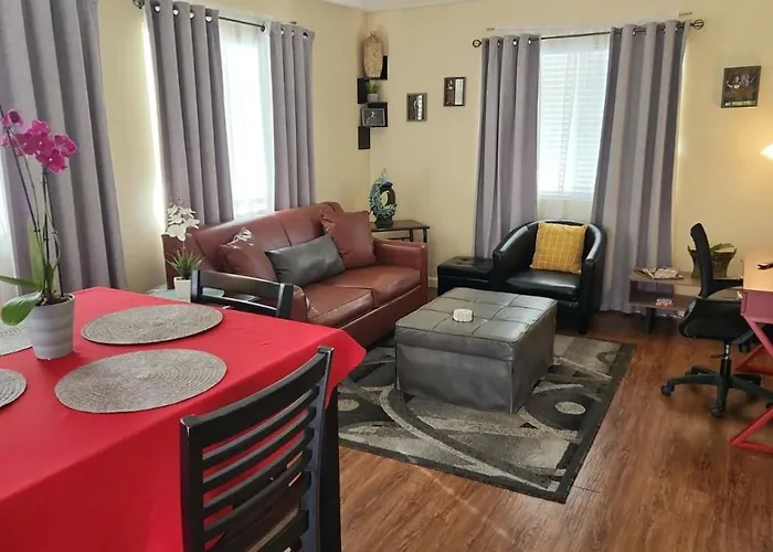 Charming 1-Bed Apt, Cook-Ready Kitchen, Laundry, 5-8 Mins To U Of A And Downtown