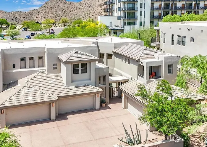 Spacious 3Br Villa W Mountain Views, Pool & Private Garage Near Scottsdale