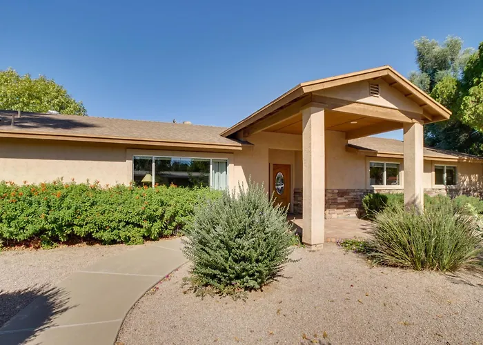 Mesa Retreat: Pool, Hot Tub & Yard Near Downtown