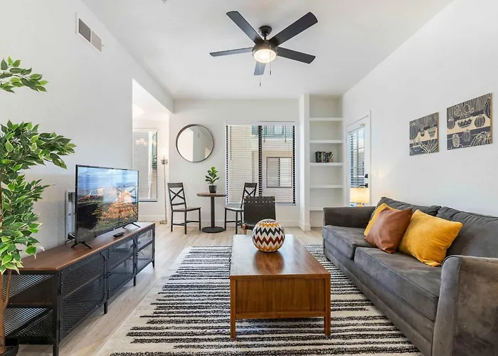 2Br Cozysuites At Kierland Commons With Pool #06