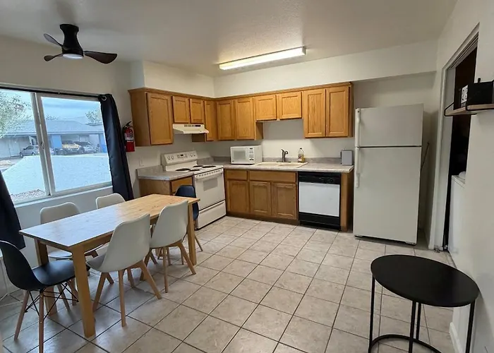 Spring Training Special Comfy 3 Bedroom