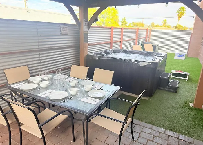 Apt Style Home 2Br 2Ba W Jacuzzi Near Airport