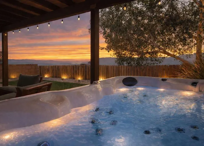Luxe Lakeview Villa - Hot Tub - Mountain Serenity