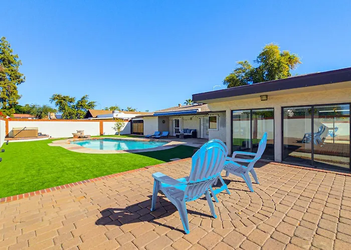 Pool & Personal Bar! 4 Mi To Downtown Mesa Home