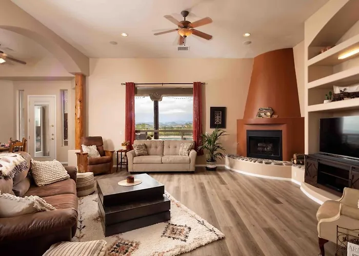 Stargazers Private Paradise With Pool And Hot Tub!