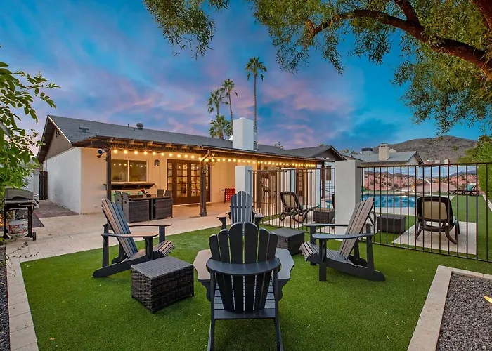 Free Heated Pool!/Gorgeous 4 Bedroom Spring Break Home