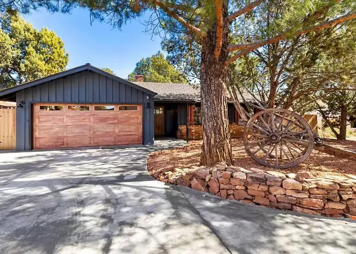 New! Sedona Retreat W/ Stargazing Pad, Bocce, Spa!