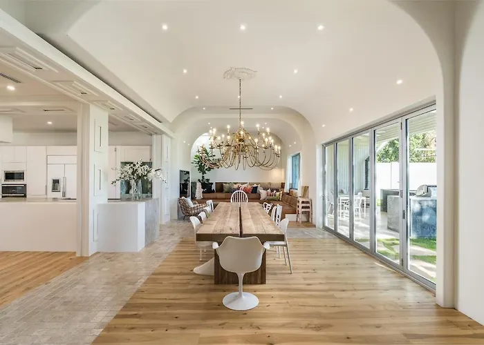 Breathtaking Mansion - Indoor Pickleball & More