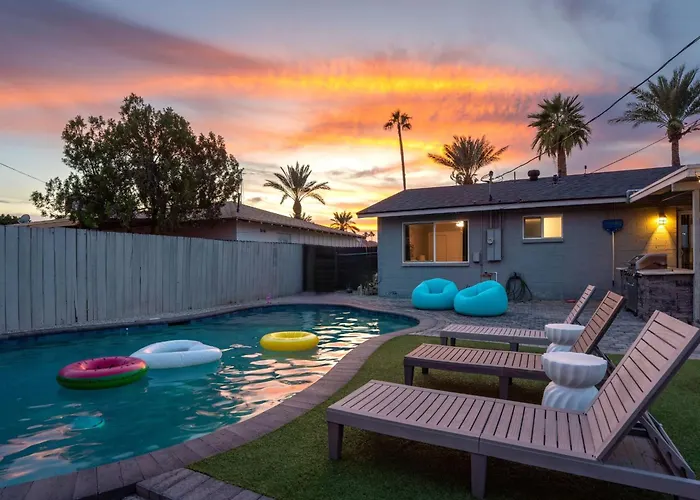 Heated Saltwater Pool I Hot Tub I Old Town I Bbq I Firepit