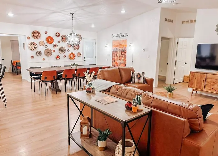 8Br 5Ba, Sleeps 20, 15 Min To Sedona, Walk To Trails!