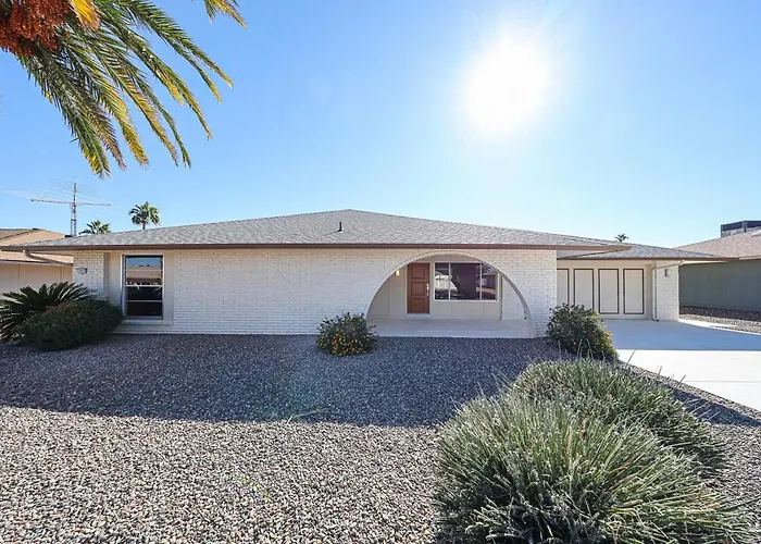 Modern Gem I 3Br, Ensuites, Fenced, Sunsets