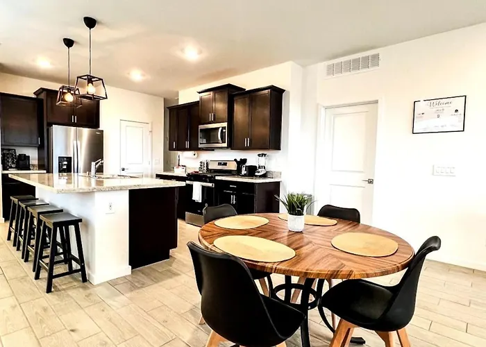 New 4Br Casa Grande Home Pool, Golf Skydive Az