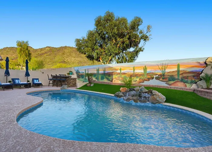 Paradise By The Pool- 4B Glendale Escape W Pool!