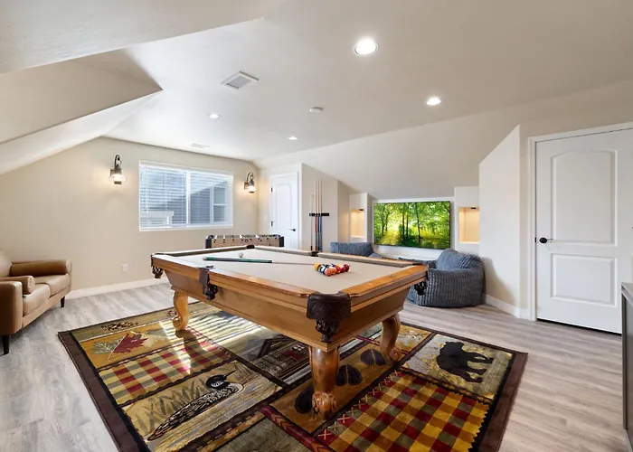 New! 5Br Family Retreat With Game Room, Ac, Near Downtown Flagstaff & Nau