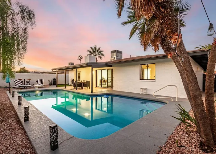 3Br Retreat With Diving Pool Bbq And Workspace