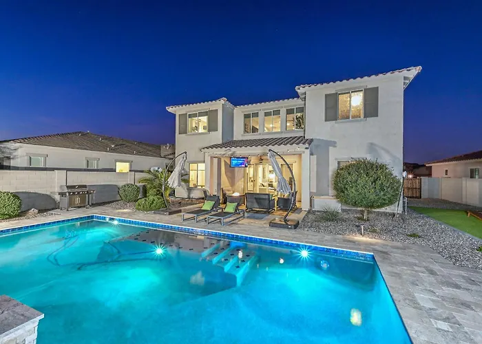 Family-Friendly 5 Bedroom Home - Heated Pool Included