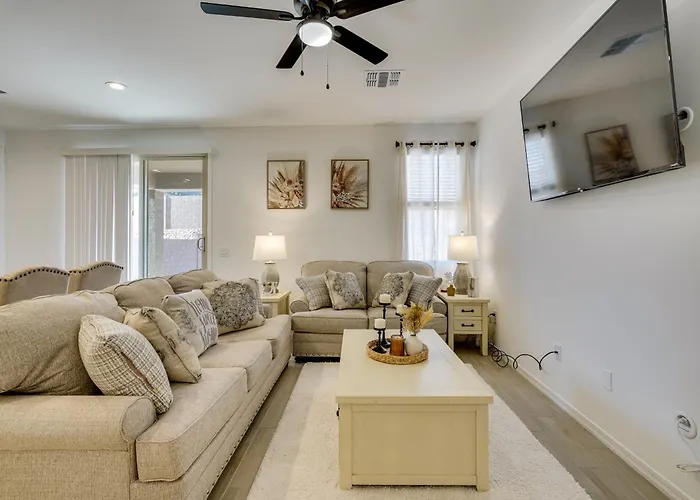 3 Mi To Casino Del Sol! Home W/ Dog-Friendly Yard