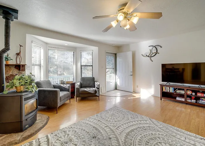 Payson Home W/ Yard & Deck: Pets Welcome!
