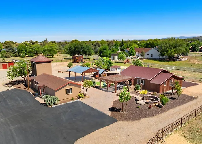 Zebra Ranch 16-Guest Compound Mtn Vuspapkl Bal