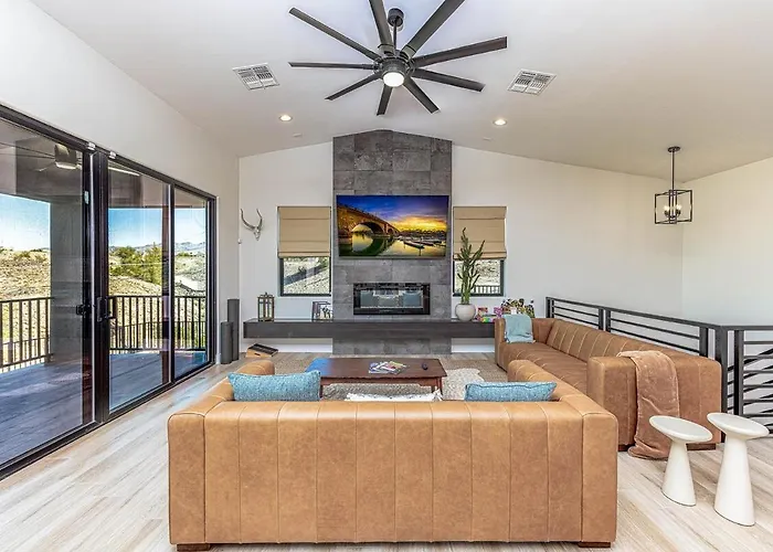 Modern Havasu Escape Luxury Pool And Gourmet Grill With Fire Pit