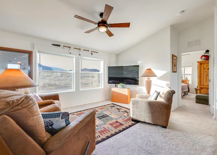 Mtn Views, 15 Mi To Dtwn Kingman: Family Home!